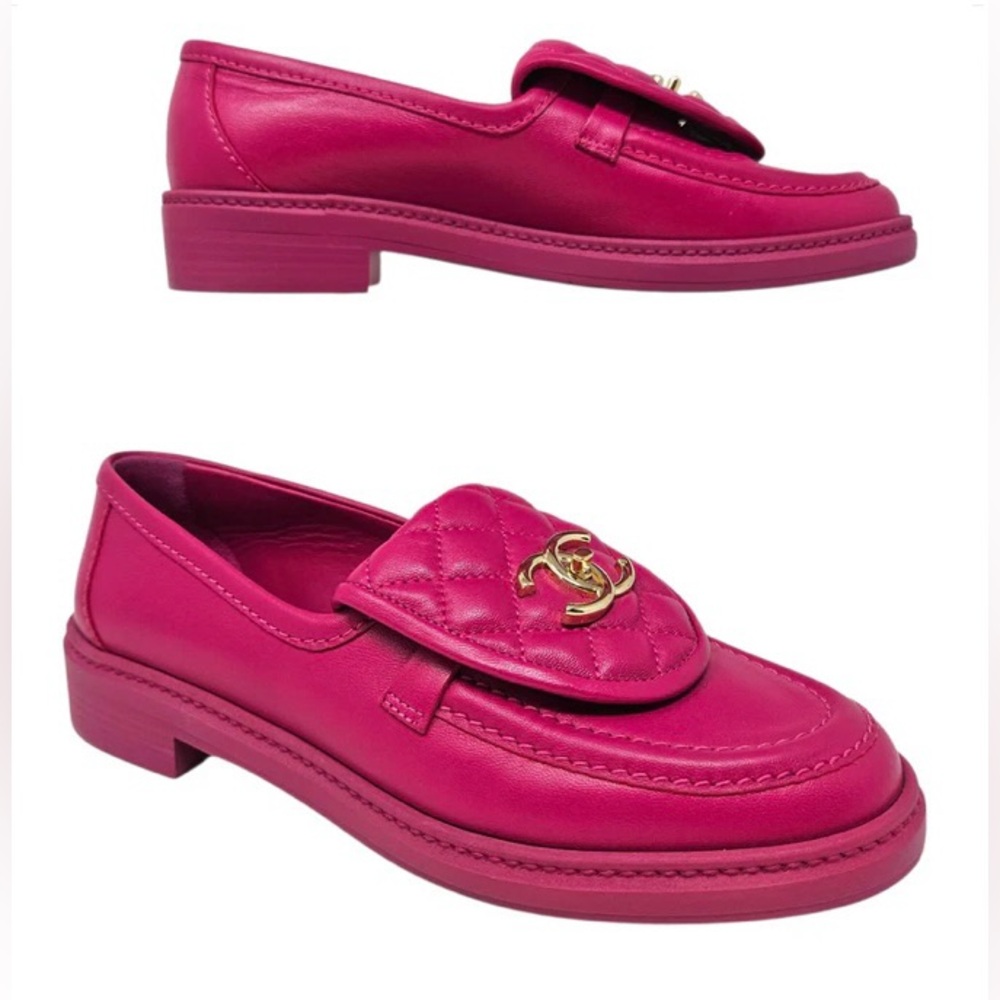 CHANEL OUILTED CC TURNLOCK LOAFERS - Picture 3 of 9